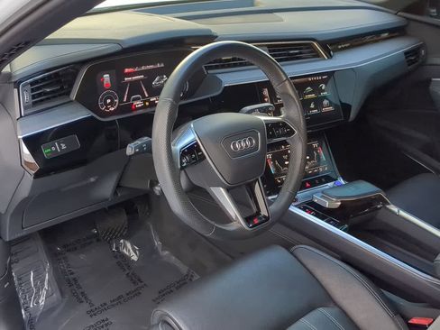 Used 2023 Audi e-tron S Premium Plus image 10