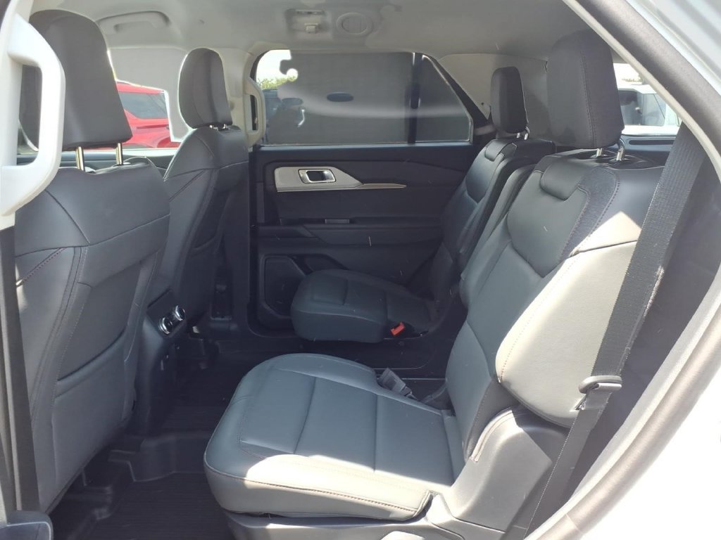 New 2026 Ford Explorer Active w/ Active Comfort Package AWD/4WD image 5