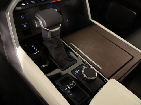 Used 2024 Toyota Sequoia Capstone image 9