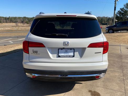 Used 2017 Honda Pilot Touring image 5