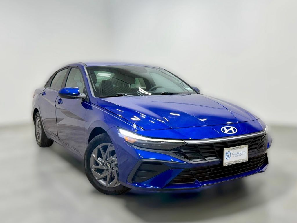 Used 2024 Hyundai Elantra SEL FWD image 4