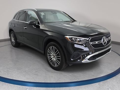 Certified 2026 Mercedes-Benz GLC 300 image 3