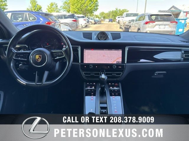 Used 2022 Porsche Macan AWD/4WD image 16