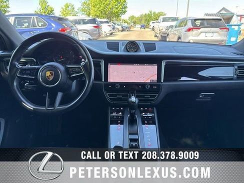Used 2022 Porsche Macan AWD/4WD image 16