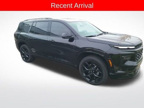 Used 2025 Chevrolet Traverse RS w/ LPO, Floor Liner Package image 6