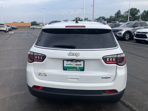 Used 2024 Jeep Compass Latitude AWD/4WD image 6