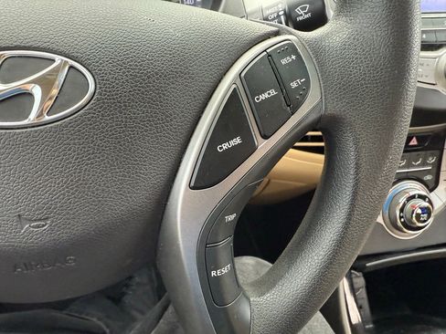 Used 2013 Hyundai Elantra GLS w/ Preferred Pkg image 13