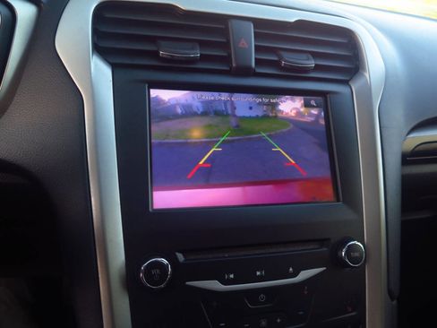Used 2013 Ford Fusion SE FWD image 10