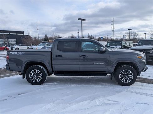 Used 2020 Toyota Tacoma TRD Sport image 6