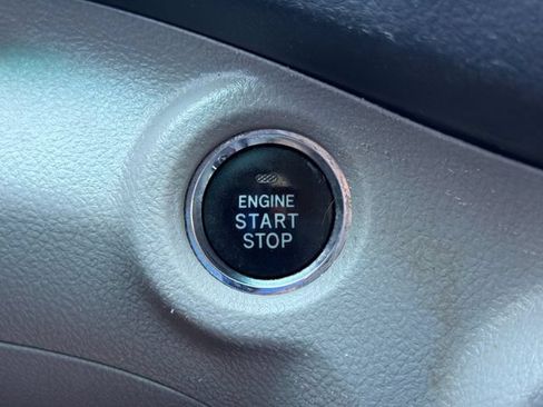 Used 2013 Toyota Highlander Limited FWD image 25