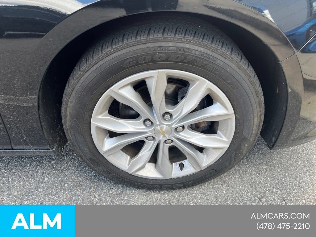 Used 2025 Chevrolet Malibu LT FWD image 14