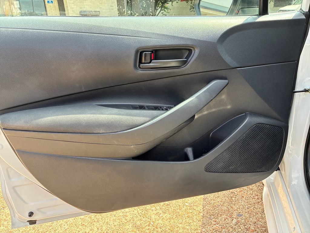 Used 2024 Toyota Corolla LE FWD image 27