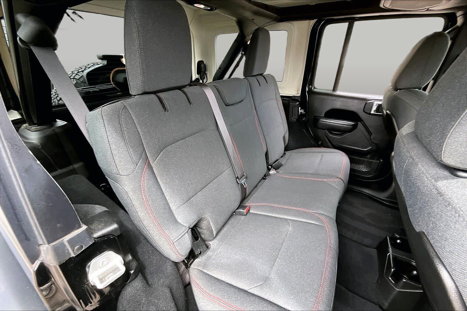 Used 2026 Jeep Wrangler Unlimited Rubicon AWD/4WD image 19