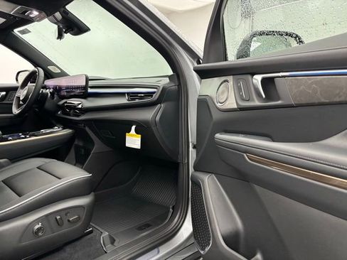 New 2026 Buick Enclave Avenir image 39