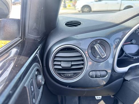 Used 2013 Volkswagen Beetle 2.0T FWD image 12
