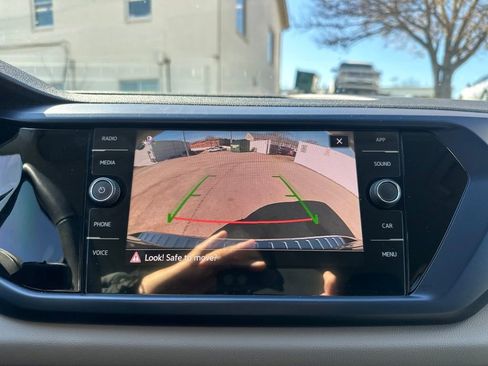 Used 2022 Volkswagen Taos SE image 12