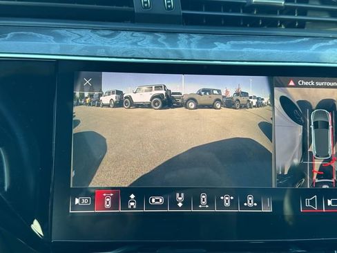 Used 2019 Audi e-tron Prestige w/ Prestige Package image 35