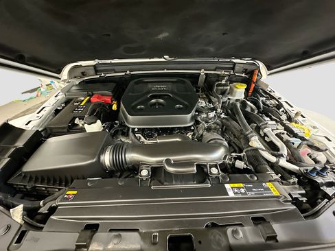 Used 2021 Jeep Wrangler Sahara w/ Cold Weather Group image 34