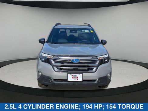 Used 2025 Subaru Forester Premium AWD/4WD image 9