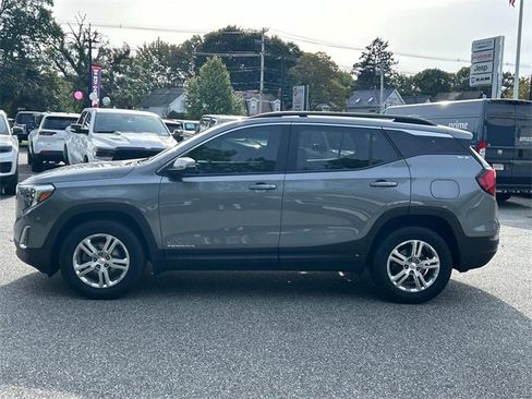 Used 2021 GMC Terrain SLE w/ Driver Convenience Package image 6