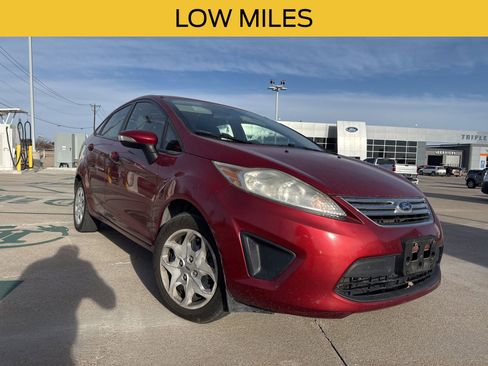 Used 2013 Ford Fiesta SE image 1