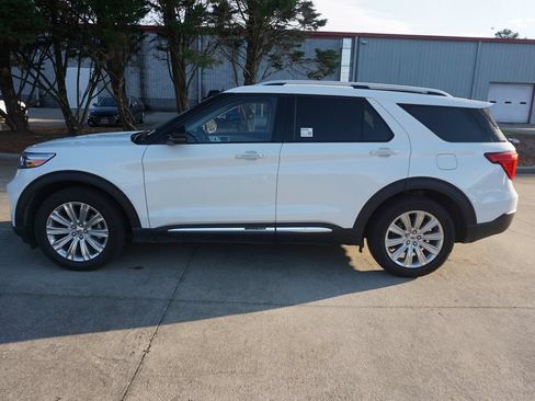 Used 2023 Ford Explorer Limited w/ Limited Technology Package RWD image 20