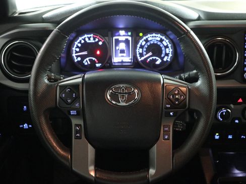 Used 2023 Toyota Tacoma TRD Off-Road image 17