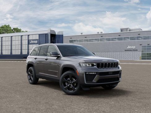New 2026 Jeep Grand Cherokee Limited RWD image 5