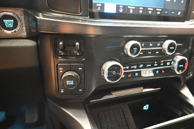 Used 2023 Ford F250 Lariat w/ Sport Appearance Package AWD/4WD image 10