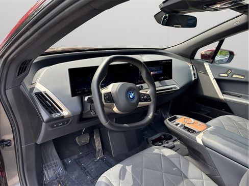 Used 2023 BMW iX xDrive50 w/ Ultimate Package 2 AWD/4WD image 6