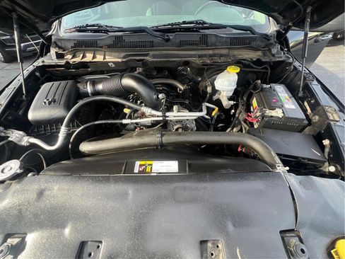 Used 2020 RAM 1500 Classic SLT image 29