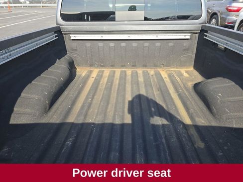 Used 2024 Nissan Frontier SV w/ SV Convenience Package image 14