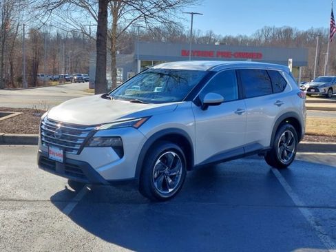 Used 2024 Nissan Rogue SV image 7