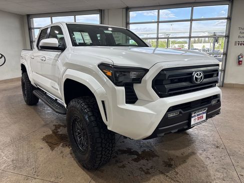 New 2026 Toyota Tacoma SR5 AWD/4WD image 4
