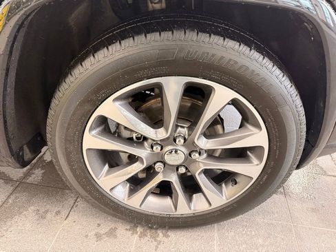 Used 2018 Jeep Grand Cherokee Overland image 47