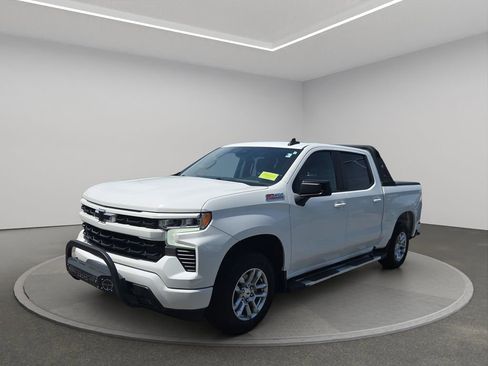 Used 2023 Chevrolet Silverado 1500 RST w/ Z71 Off-Road Package AWD/4WD image 2