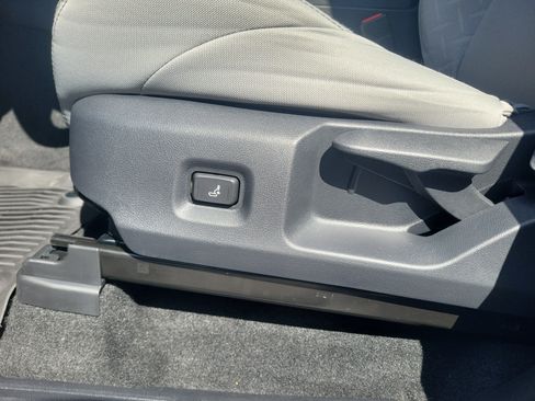 Used 2025 Toyota Tacoma SR5 RWD image 21