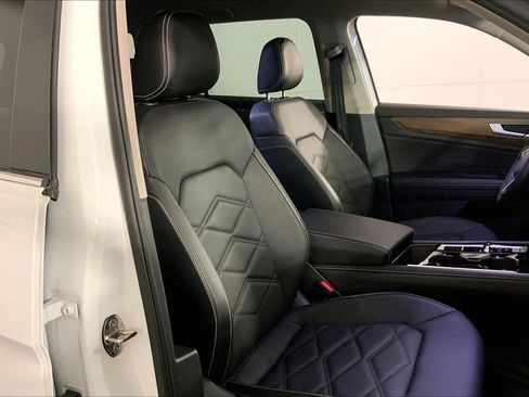 Used 2025 Volkswagen Atlas SE AWD/4WD image 7