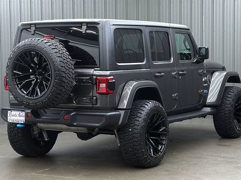 Used 2023 Jeep Wrangler Unlimited Sahara w/ Cold Weather Group AWD/4WD image 5