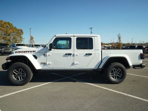 New 2026 Jeep Gladiator Mojave image 4