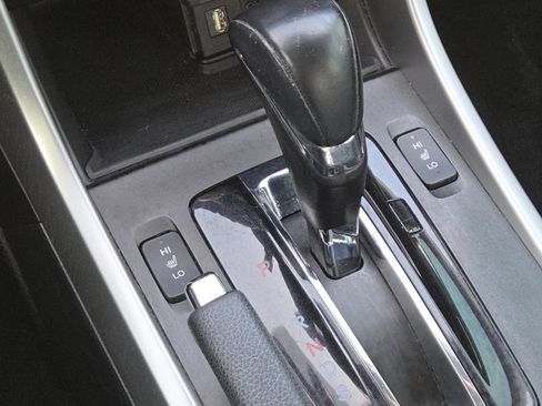 Used 2015 Honda Accord Touring image 29