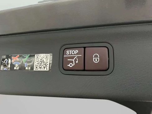 Used 2023 Mercedes-Benz EQS 580 4MATIC SUV image 43
