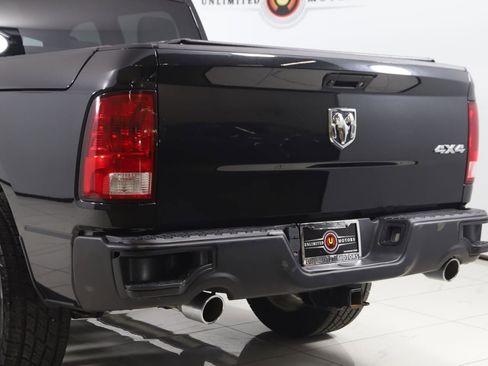 Used 2018 RAM 1500 Express AWD/4WD image 20