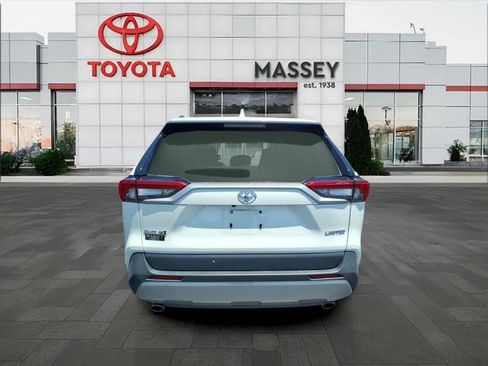 Used 2022 Toyota RAV4 Limited FWD image 4