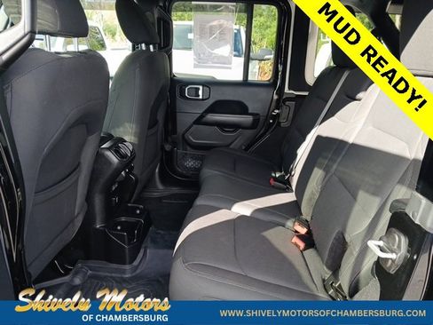 Used 2018 Jeep Wrangler Unlimited Sahara w/ Cold Weather Group image 11