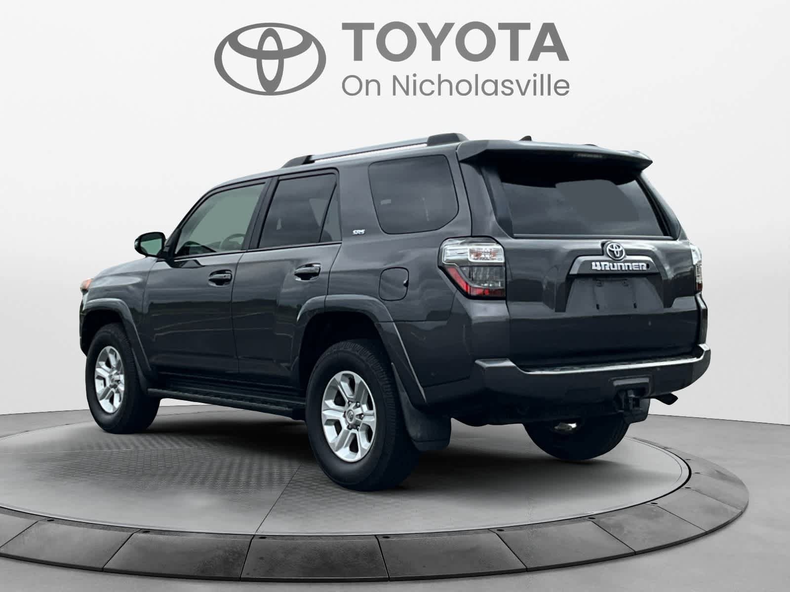 Used 2019 Toyota 4Runner SR5 Premium AWD/4WD image 3