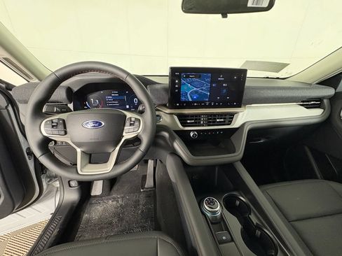 New 2026 Ford Explorer Active w/ Active Comfort Package RWD image 7