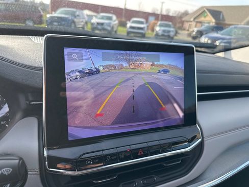 Used 2022 Jeep Compass Limited w/ Sun and Sound Group image 17