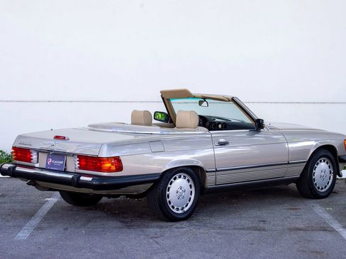 Used 1989 Mercedes-Benz 560 SL image 13