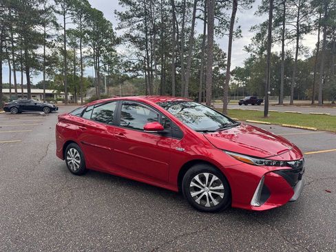 Used 2021 Toyota Prius Prime LE image 1